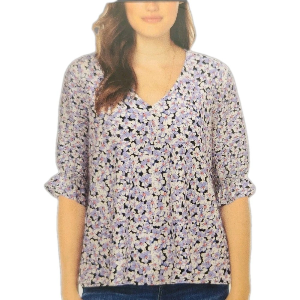 New With Tags Ladies' Size XXL V-Neck Pleated Blouse, Periwinkle Blue Print